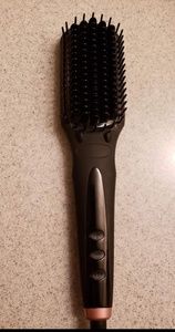 Amika Straightening Brush